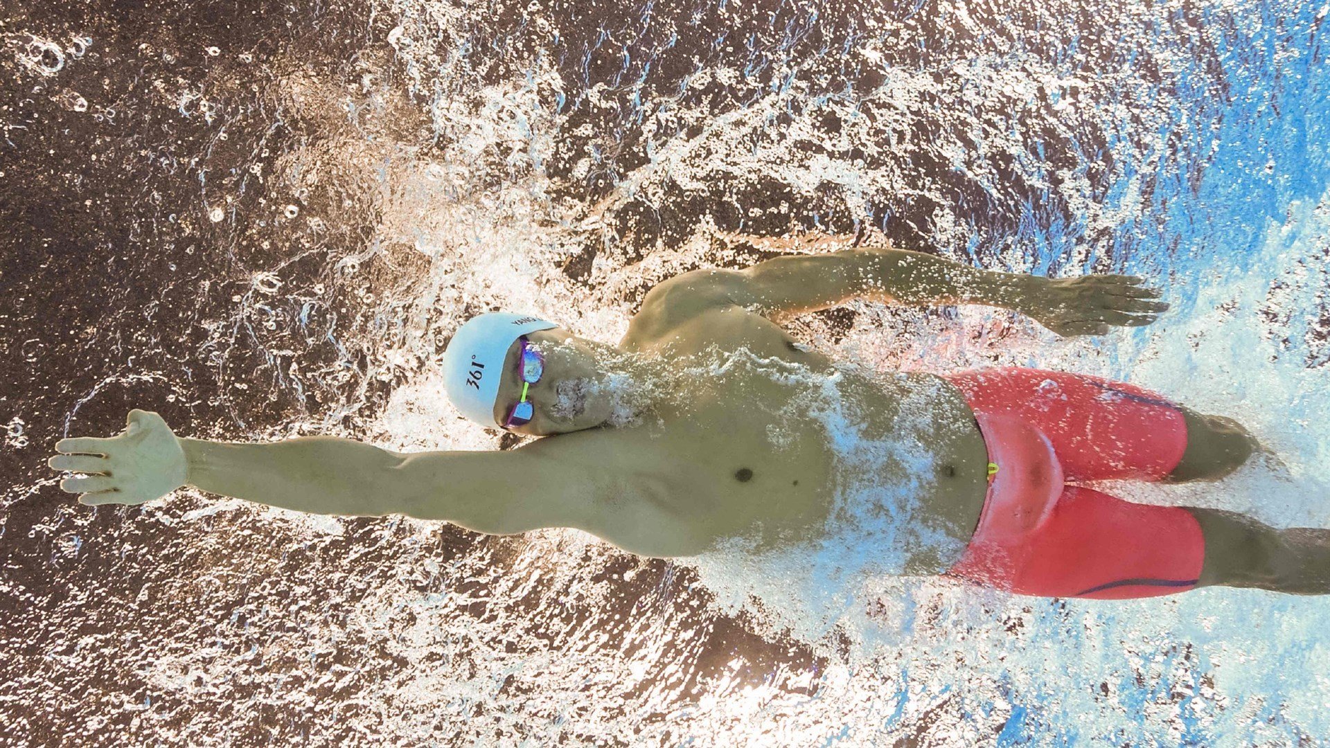 德甲裁判使用语义模型识别“潜在挑衅性语言”的警告机制